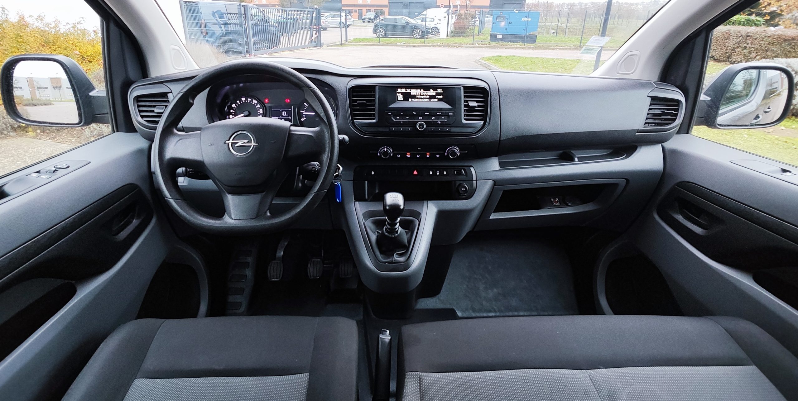 
								OPEL VIVARO COMBI MOYEN 1.5 D 120 L2 STANDARD PM full									