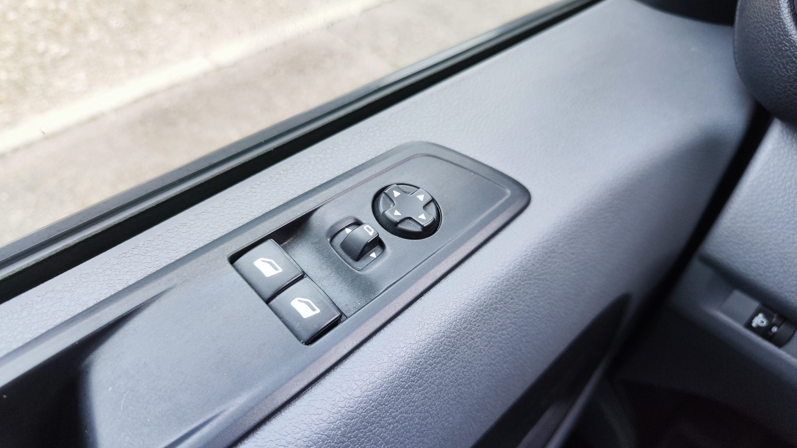 
								OPEL VIVARO COMBI MOYEN 1.5 D 120 L2 STANDARD PM full									