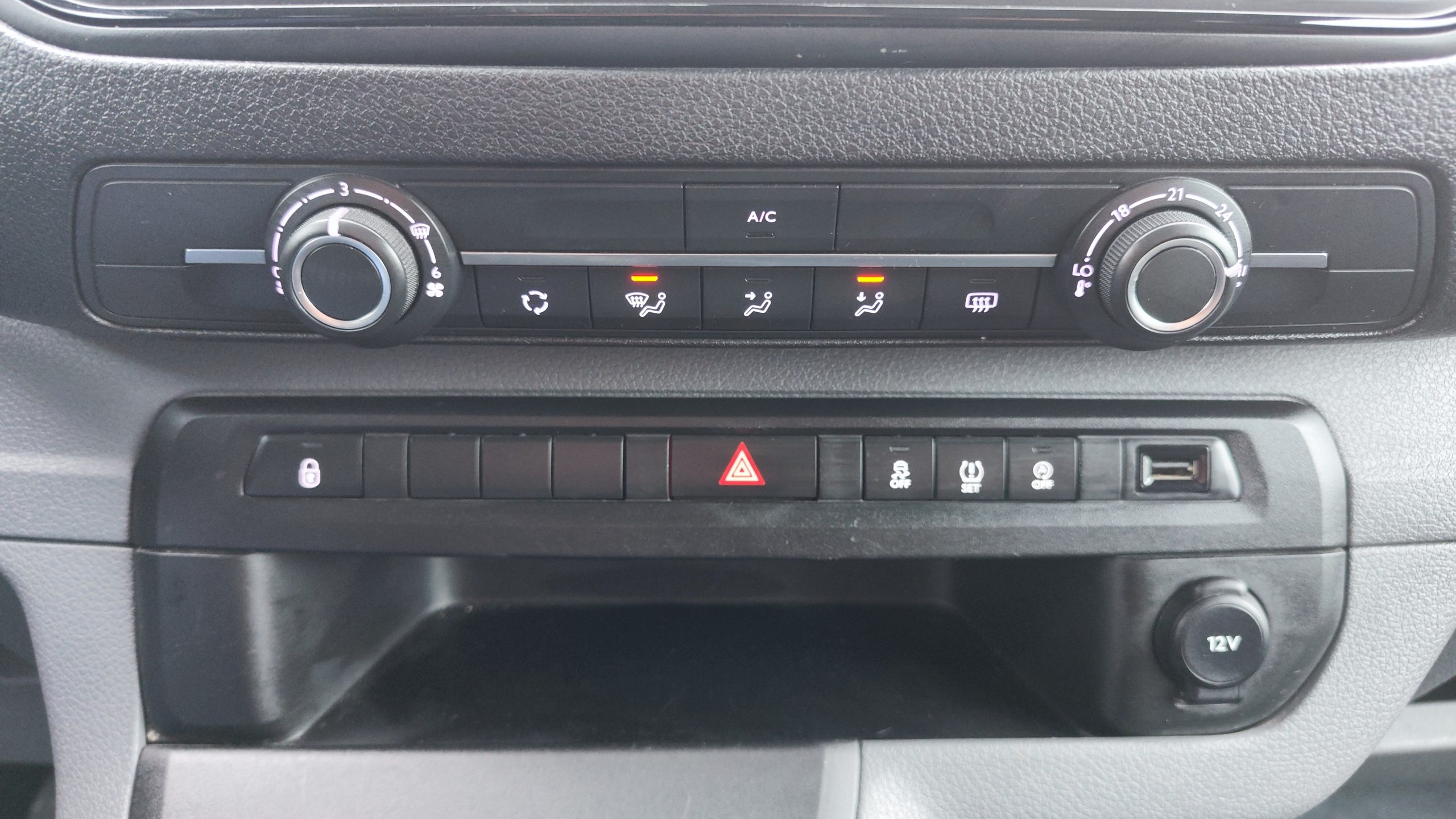 
								OPEL VIVARO COMBI MOYEN 1.5 D 120 L2 STANDARD PM full									