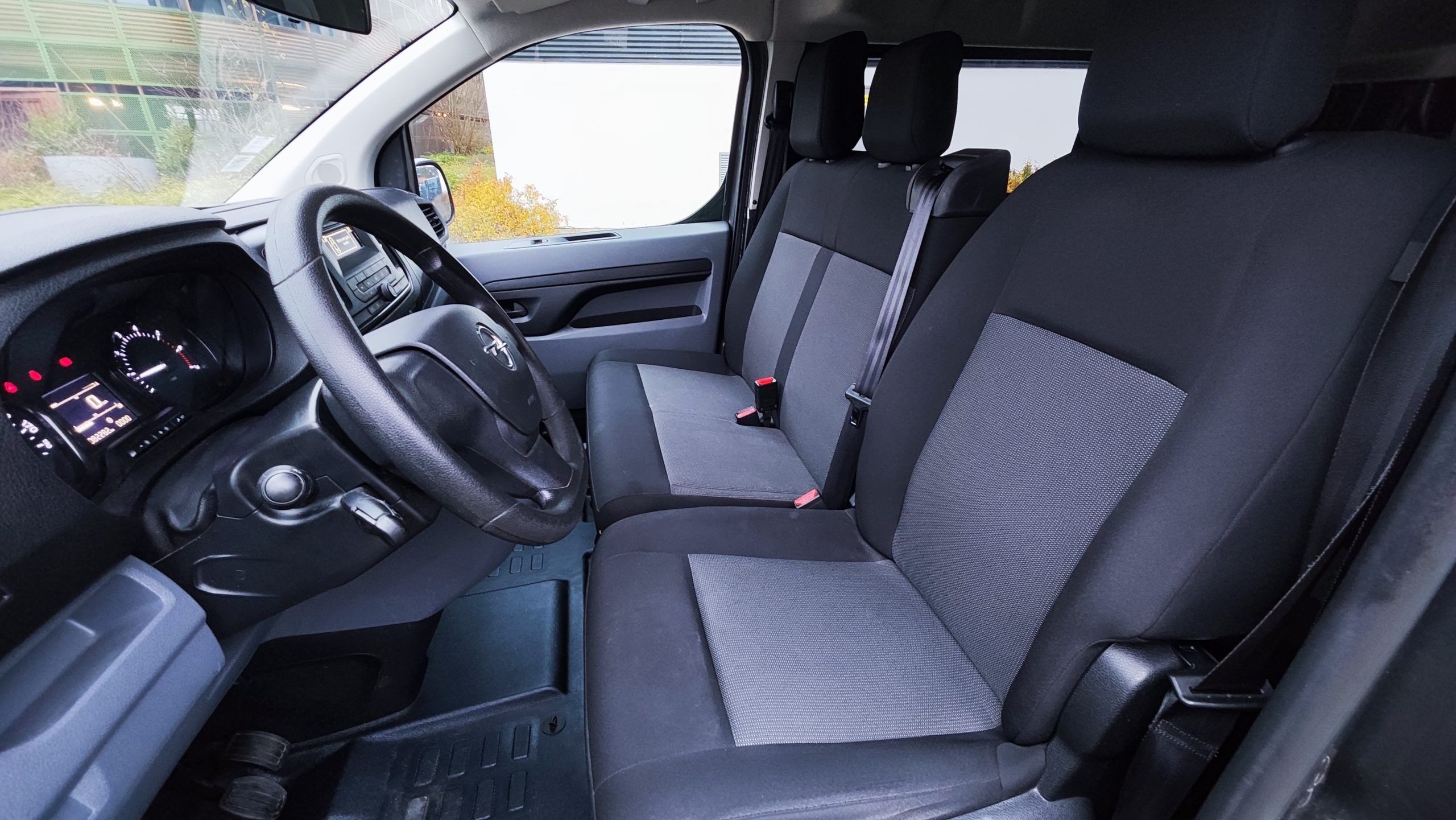 
								OPEL VIVARO COMBI MOYEN 1.5 D 120 L2 STANDARD PM full									