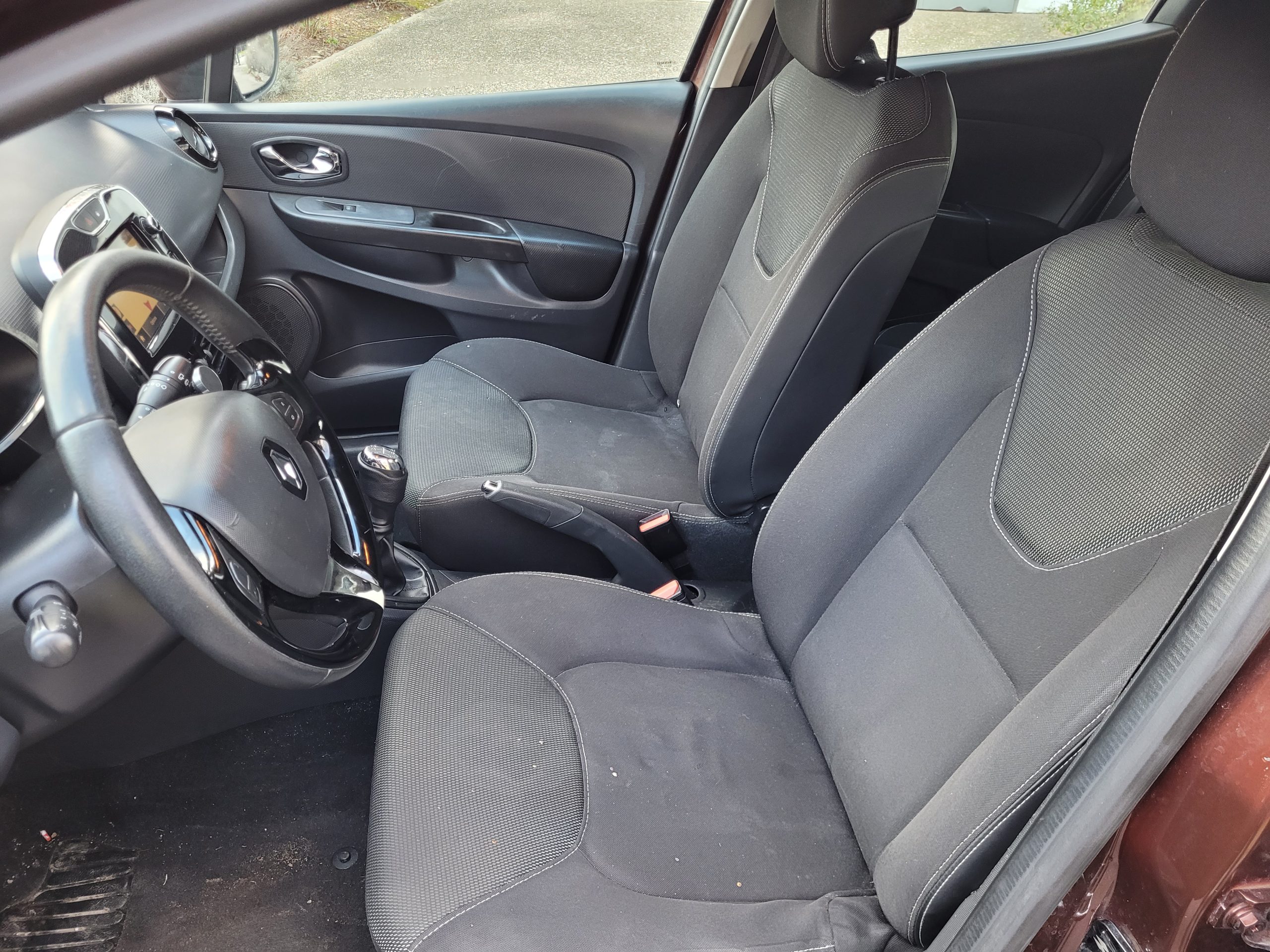 
								RENAULT CLIO IV 1.5 DCI 90CH BUSINESS full									