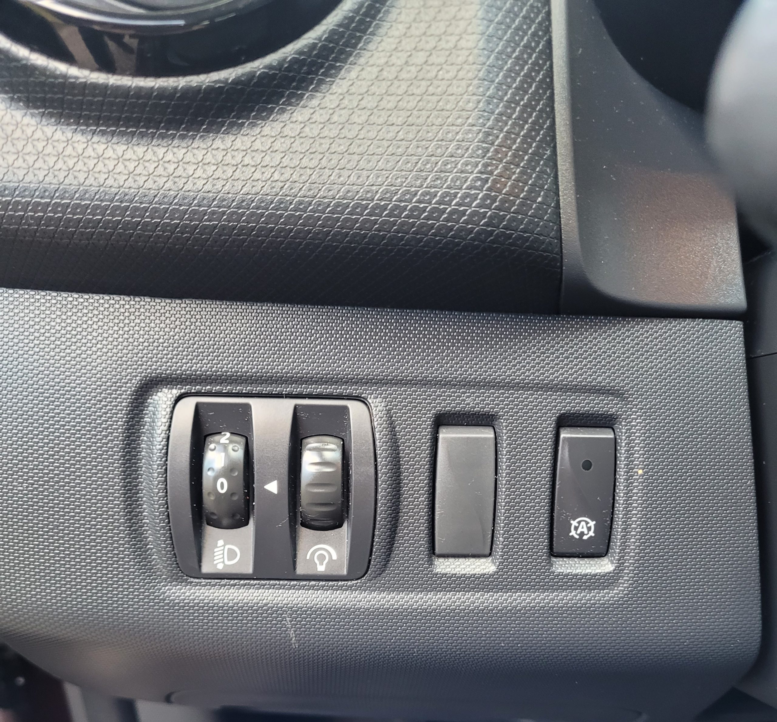 
								RENAULT CLIO IV 1.5 DCI 90CH BUSINESS full									