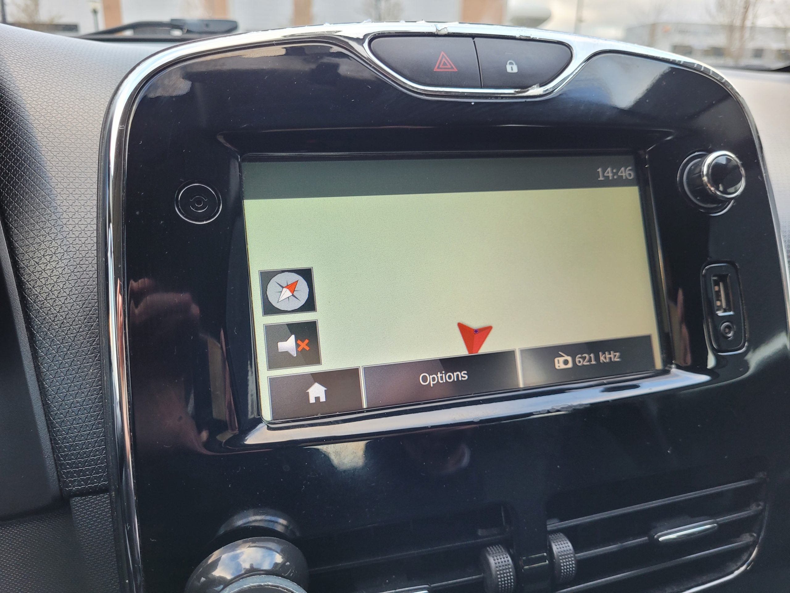 
								RENAULT CLIO IV 1.5 DCI 90CH BUSINESS full									