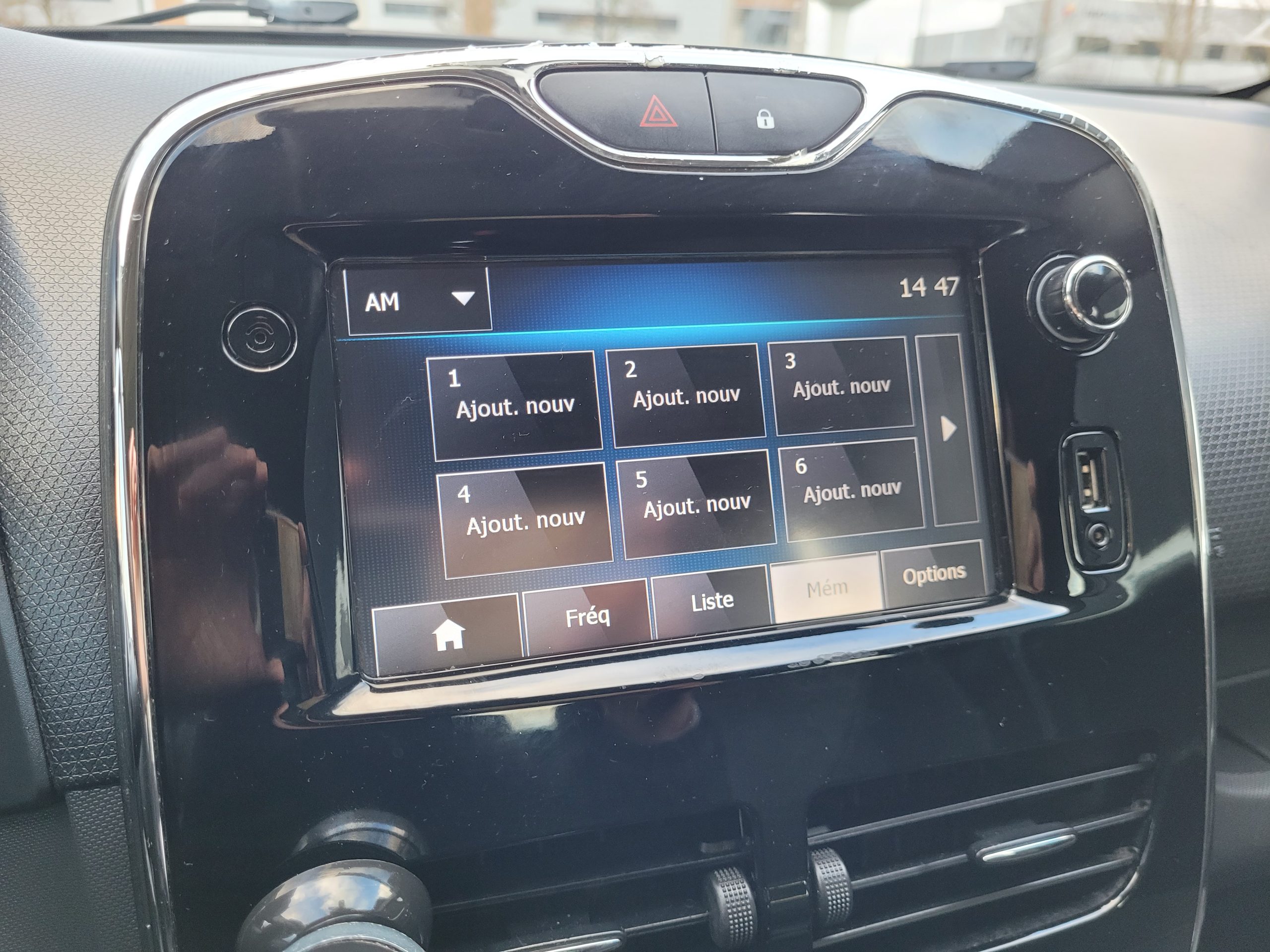 
								RENAULT CLIO IV 1.5 DCI 90CH BUSINESS full									