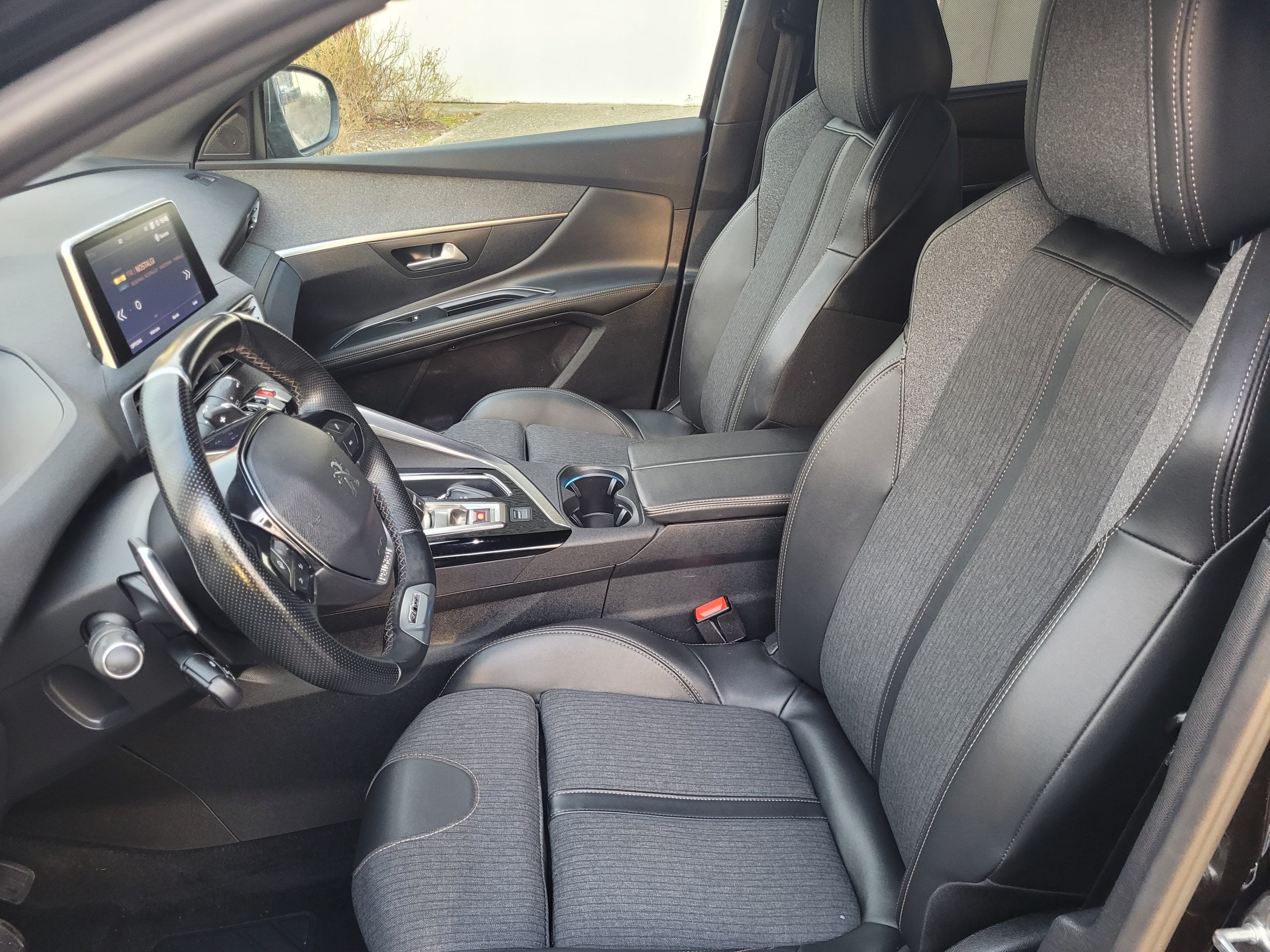 
								Peugeot 5008 2.0 BLUEHDI 180 GT LINE EAT8 full									