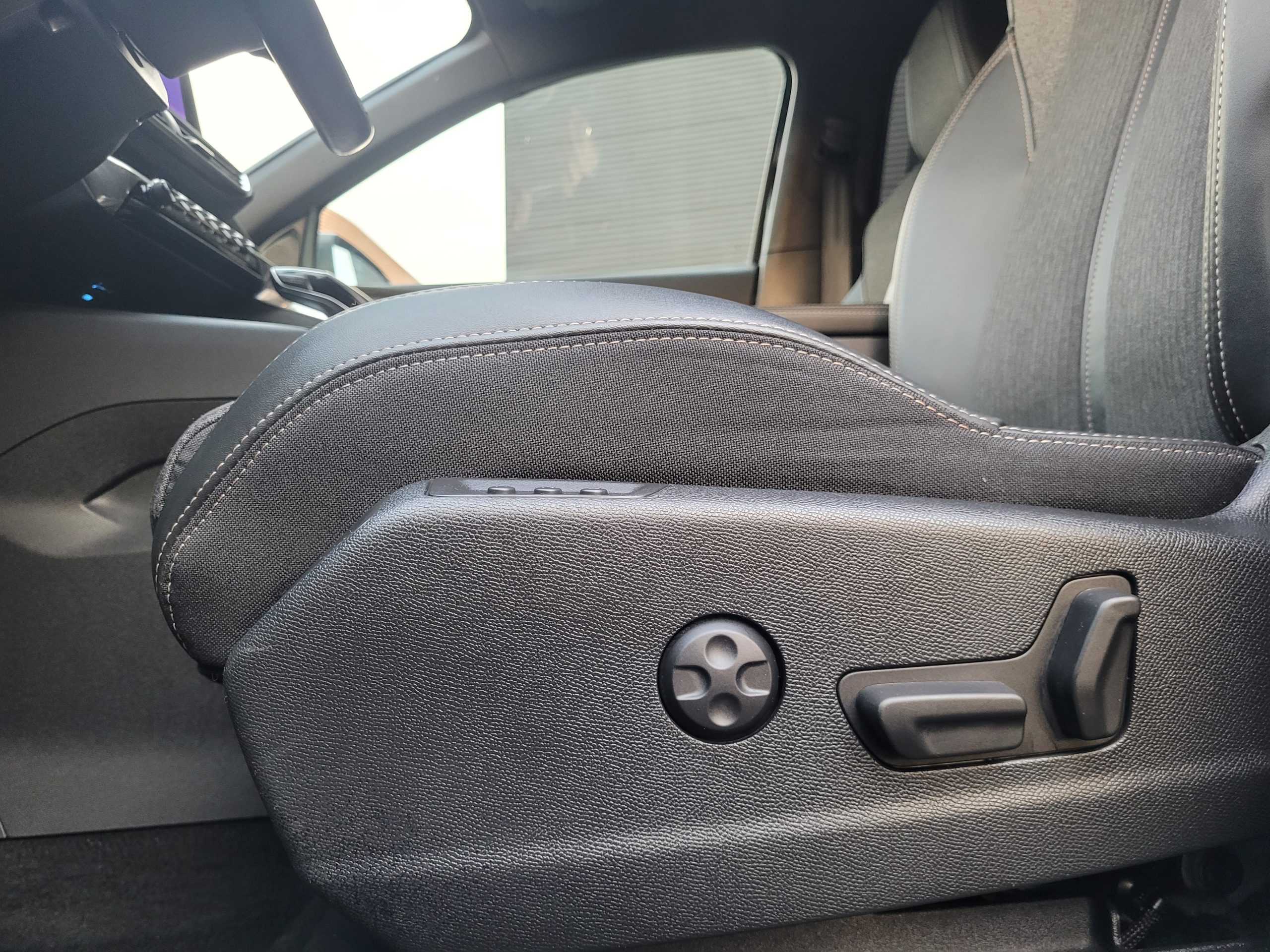 
								Peugeot 5008 2.0 BLUEHDI 180 GT LINE EAT8 full									