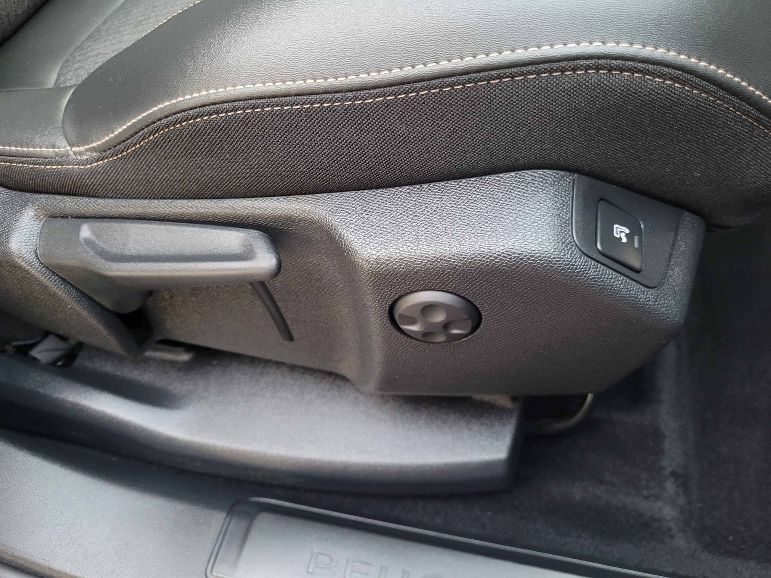 
								Peugeot 5008 2.0 BLUEHDI 180 GT LINE EAT8 full									