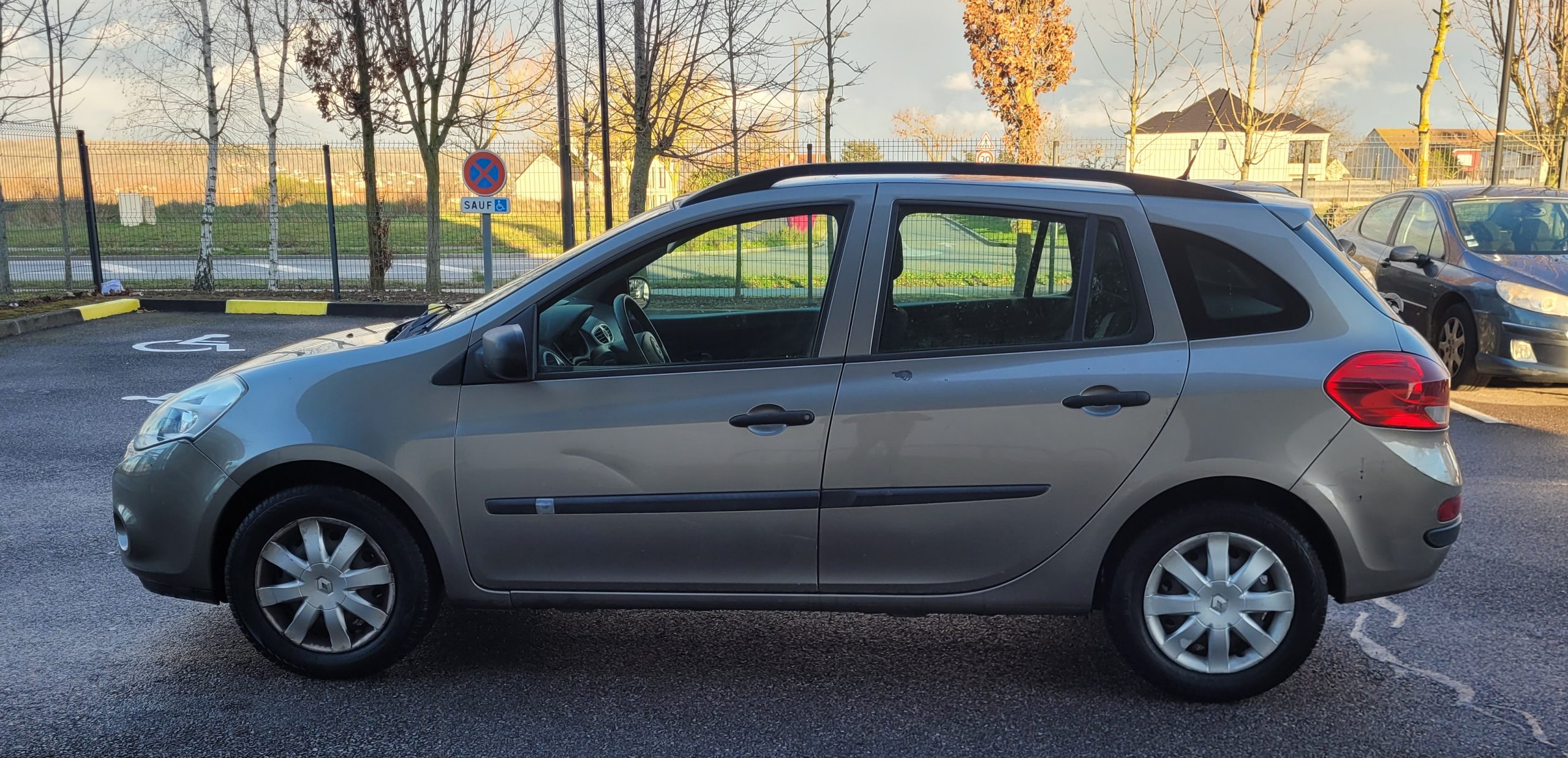 
								Renault Clio 1.2 75 EXPRESSION CLIM full									