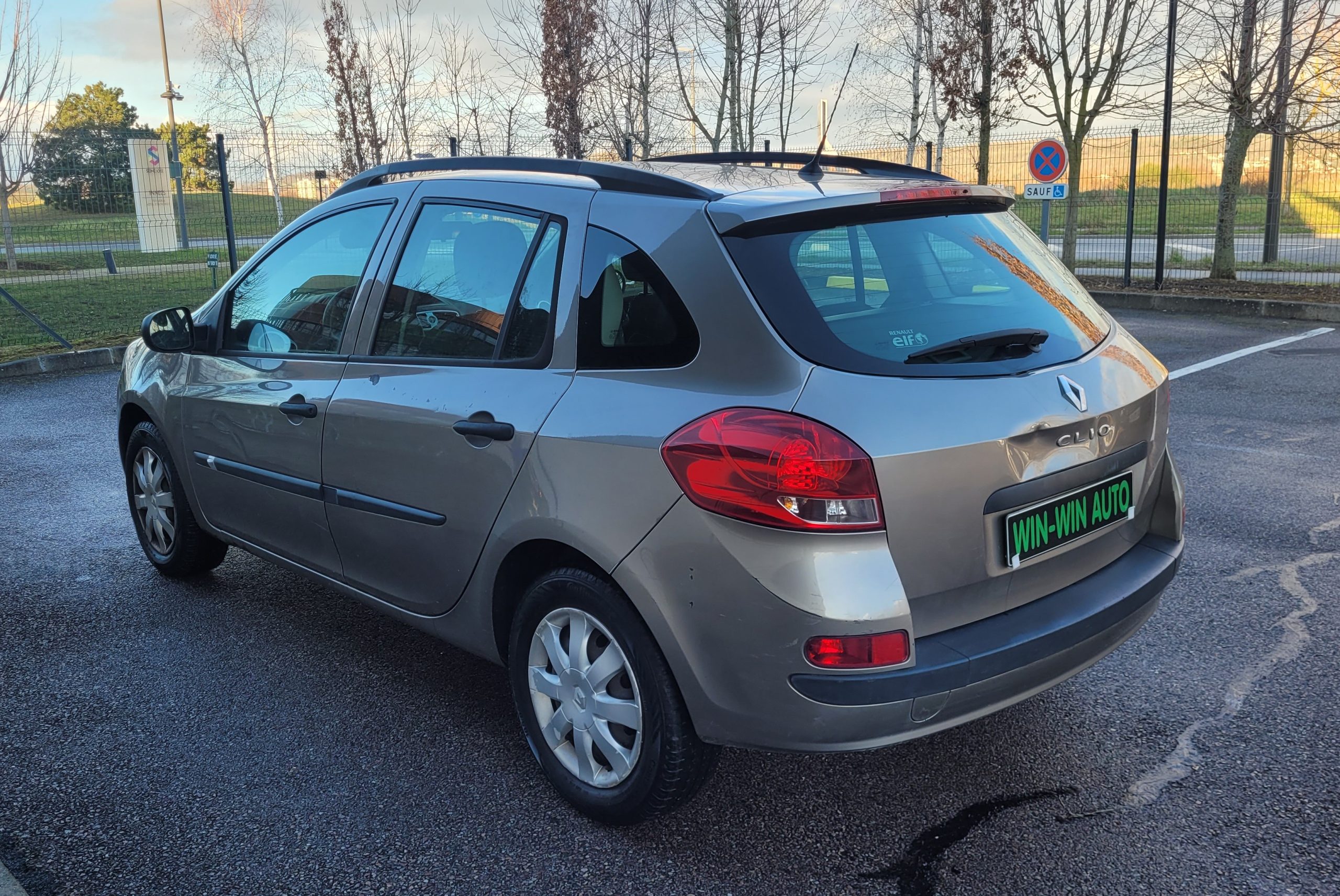 
								Renault Clio 1.2 75 EXPRESSION CLIM full									