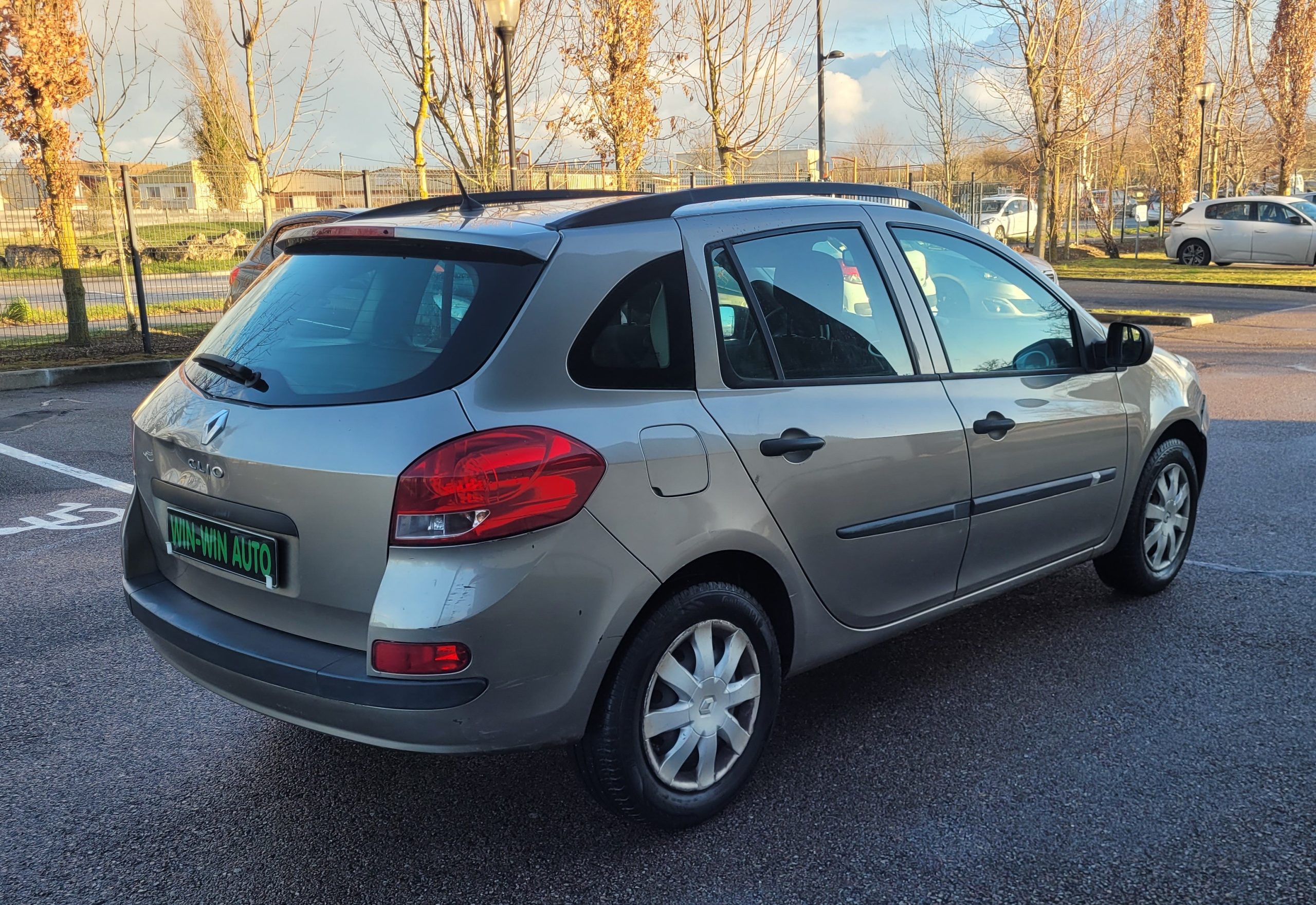 
								Renault Clio 1.2 75 EXPRESSION CLIM full									