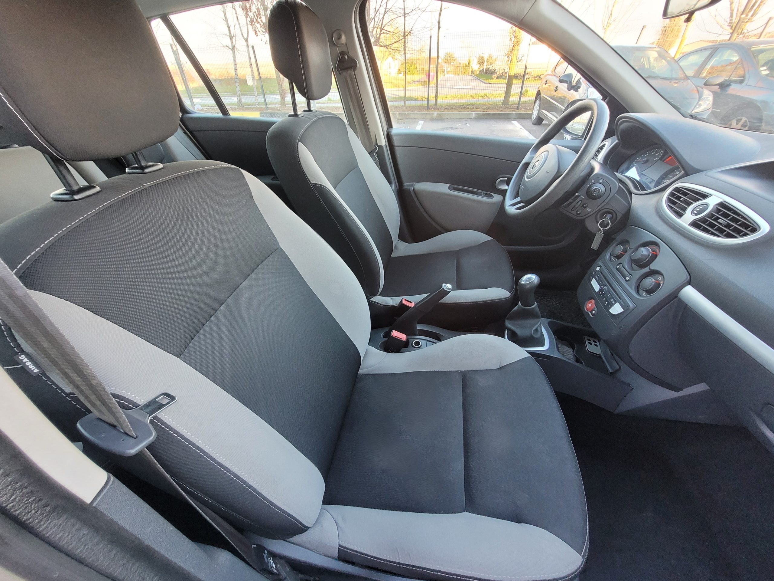 
								Renault Clio 1.2 75 EXPRESSION CLIM full									