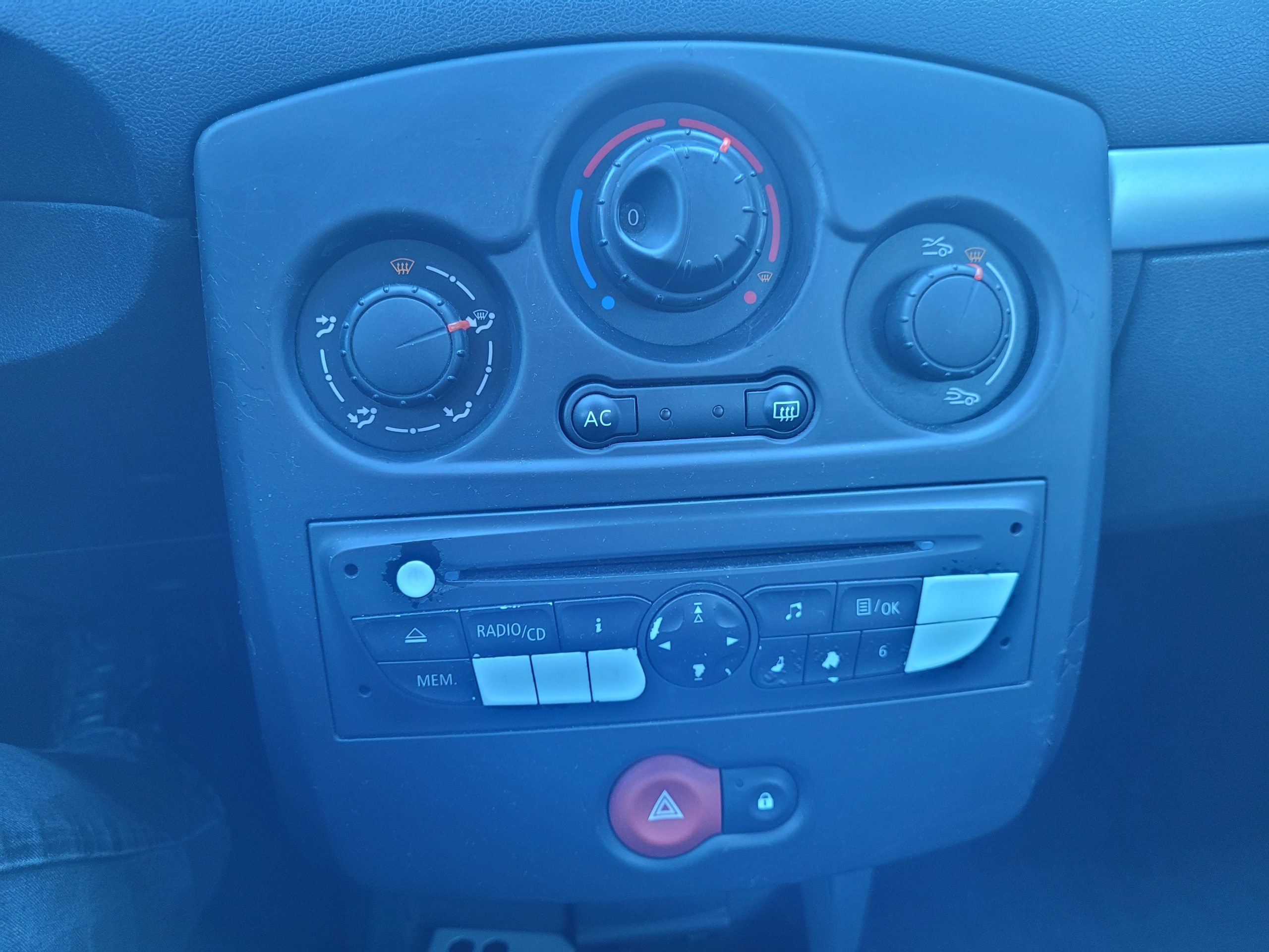 
								Renault Clio 1.2 75 EXPRESSION CLIM full									