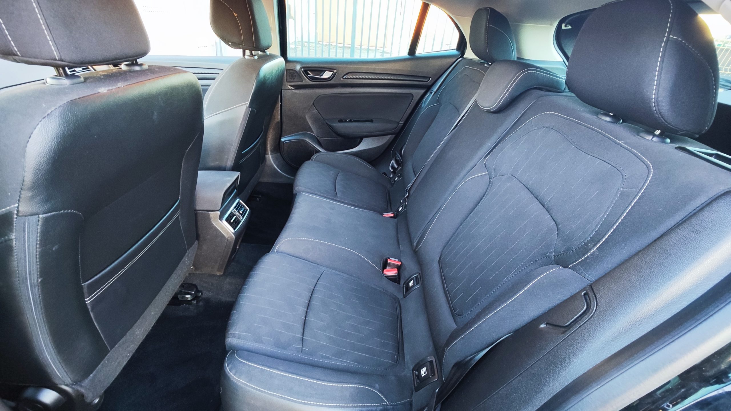 
								RENAULT MEGANE IV 1.5 BLUEDCI 115CH BUSINESS full									