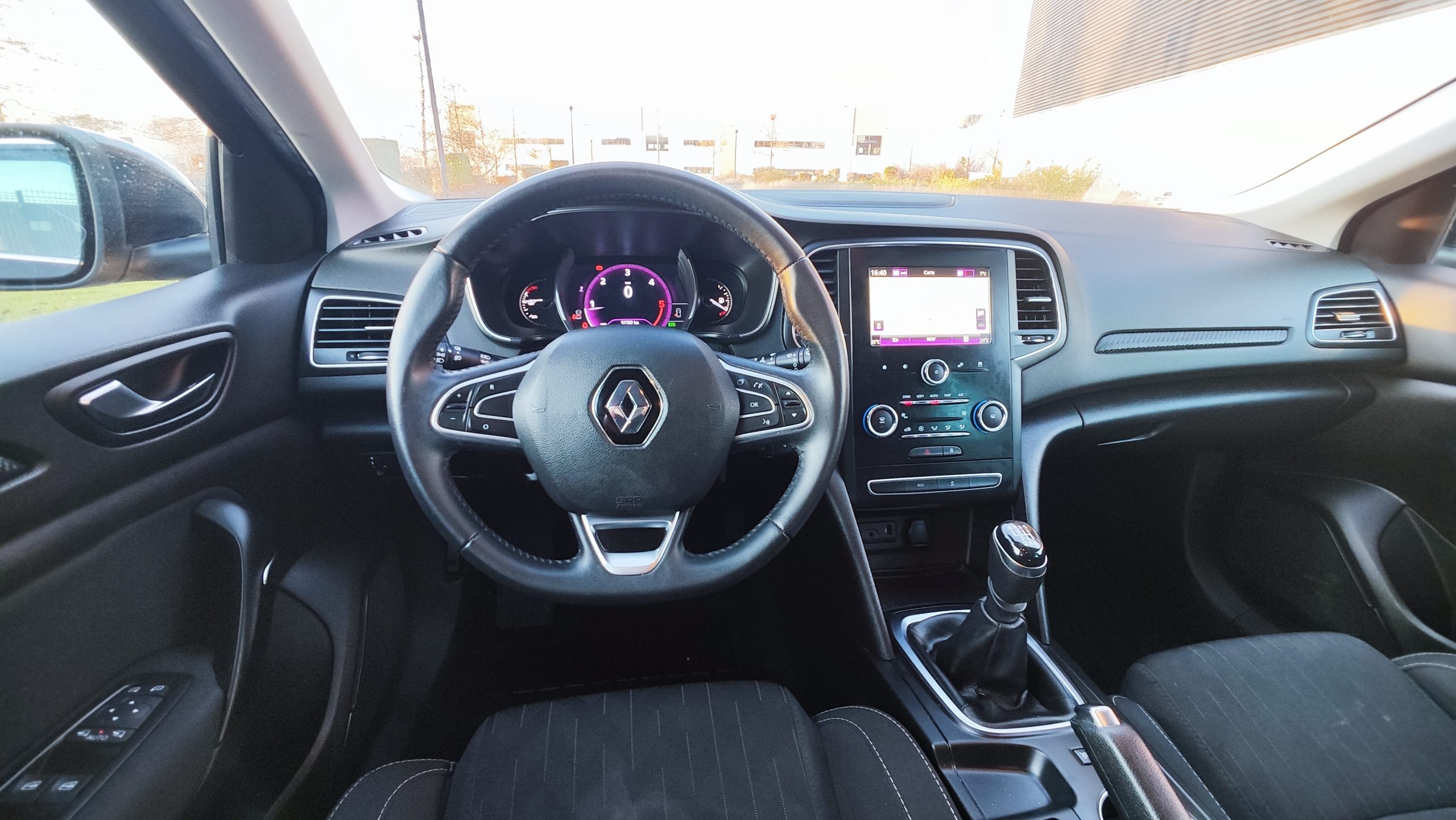 
								RENAULT MEGANE IV 1.5 BLUEDCI 115CH BUSINESS full									