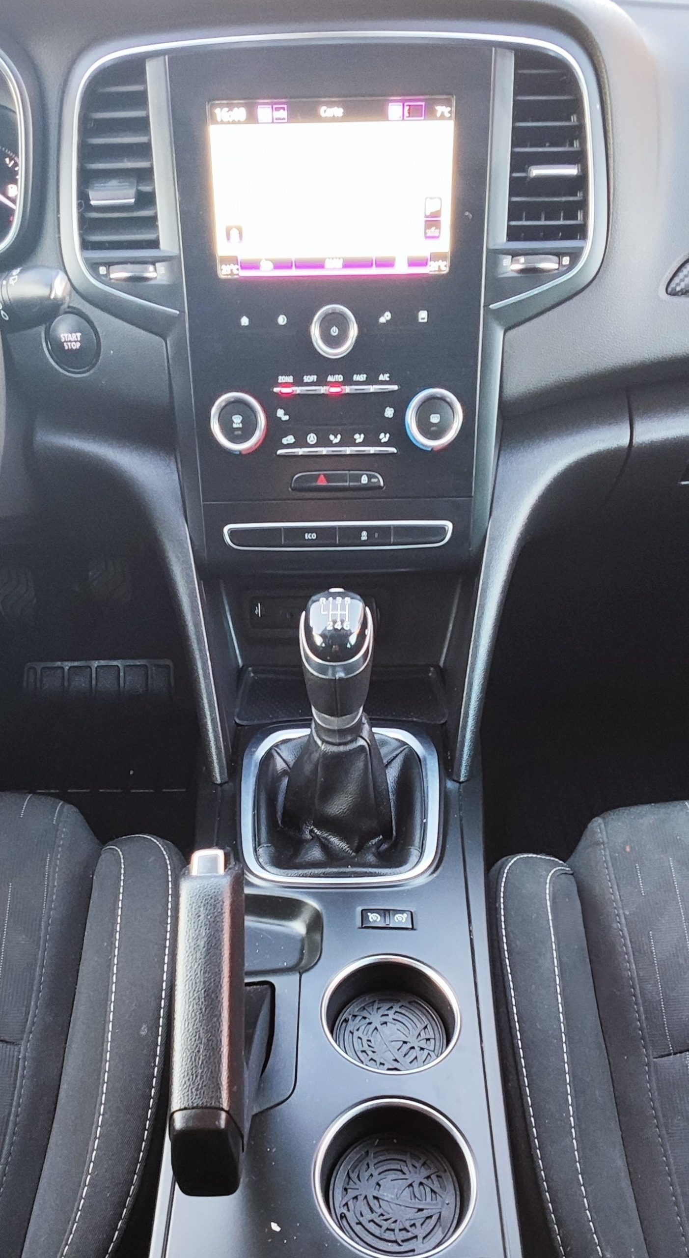 
								RENAULT MEGANE IV 1.5 BLUEDCI 115CH BUSINESS full									