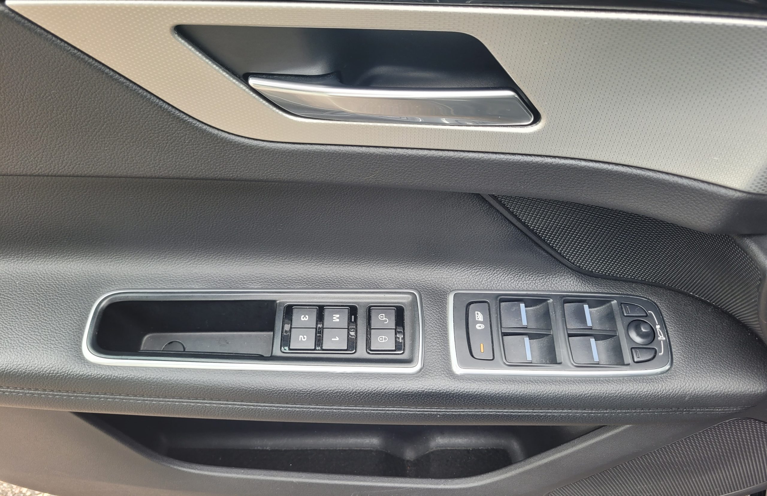 
								Jaguar XF 3.0 D 301CH PRESTIGE FULL BLACK TOIT OUVRANT full									