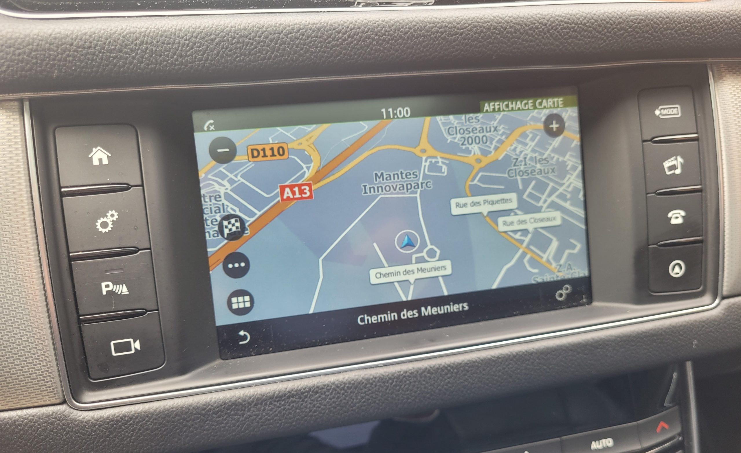 
								Jaguar XF 3.0 D 301CH PRESTIGE FULL BLACK TOIT OUVRANT full									