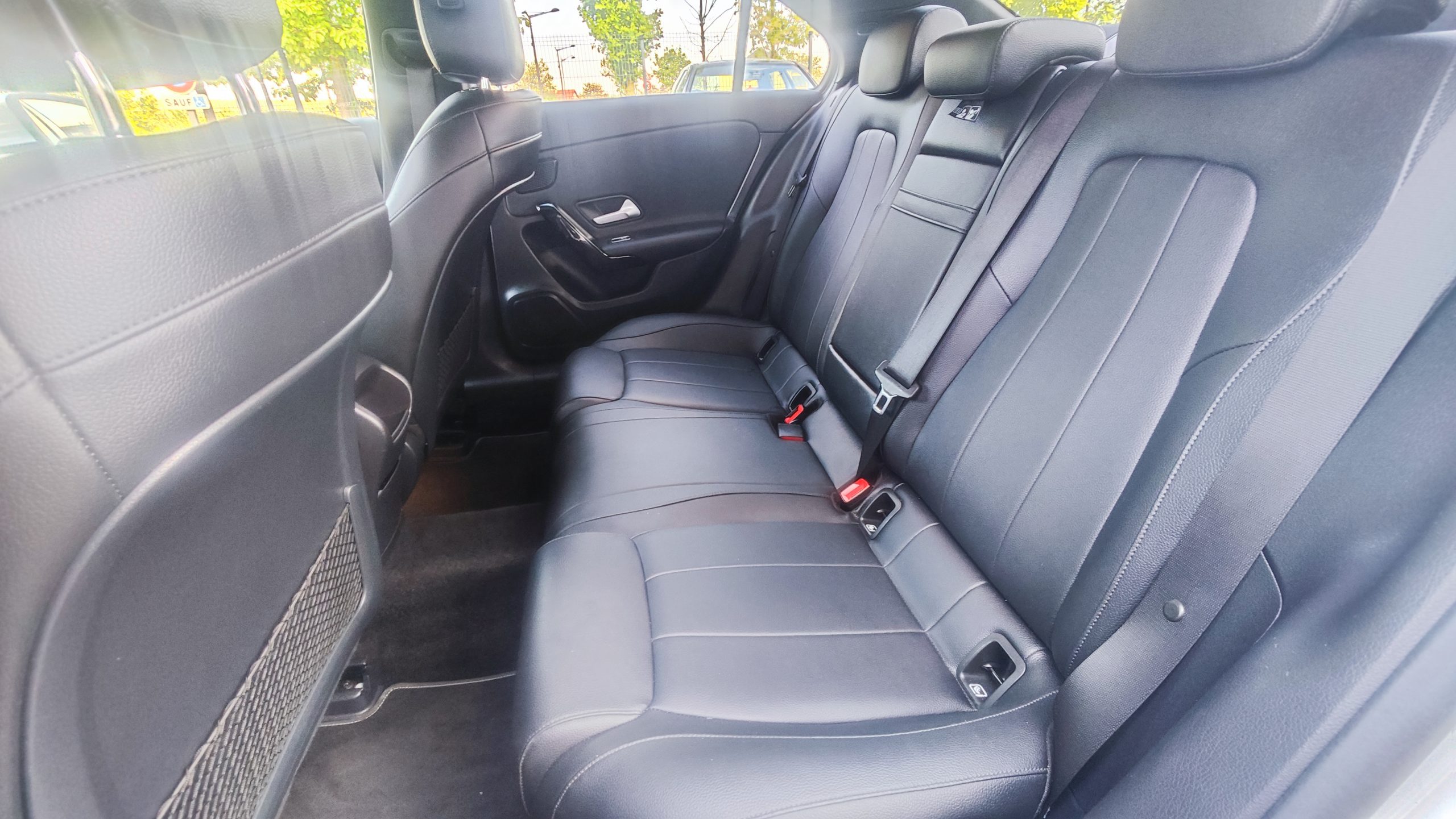 
								Mercedes Classe A LIMOUSINE 1.5 180 D 115 BUSINESS LINE 7G-DCT TOIT OUVRANT full									