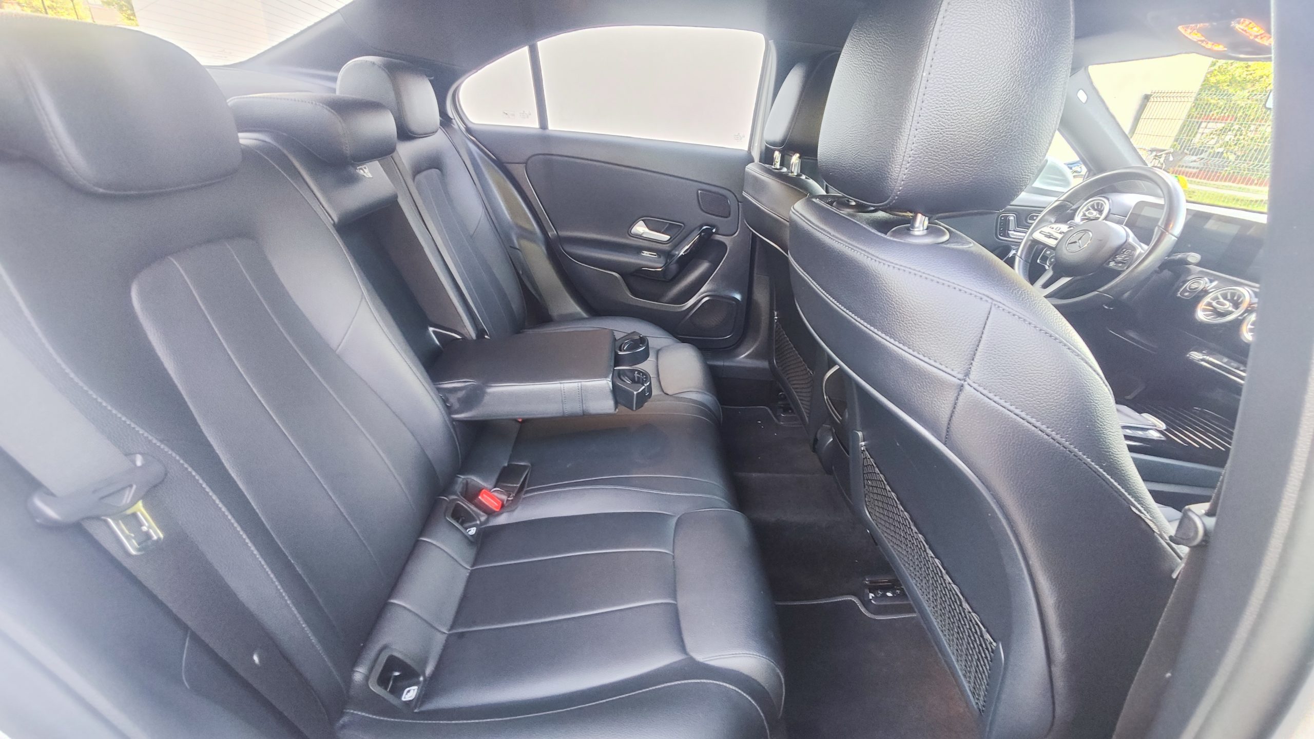 
								Mercedes Classe A LIMOUSINE 1.5 180 D 115 BUSINESS LINE 7G-DCT TOIT OUVRANT full									