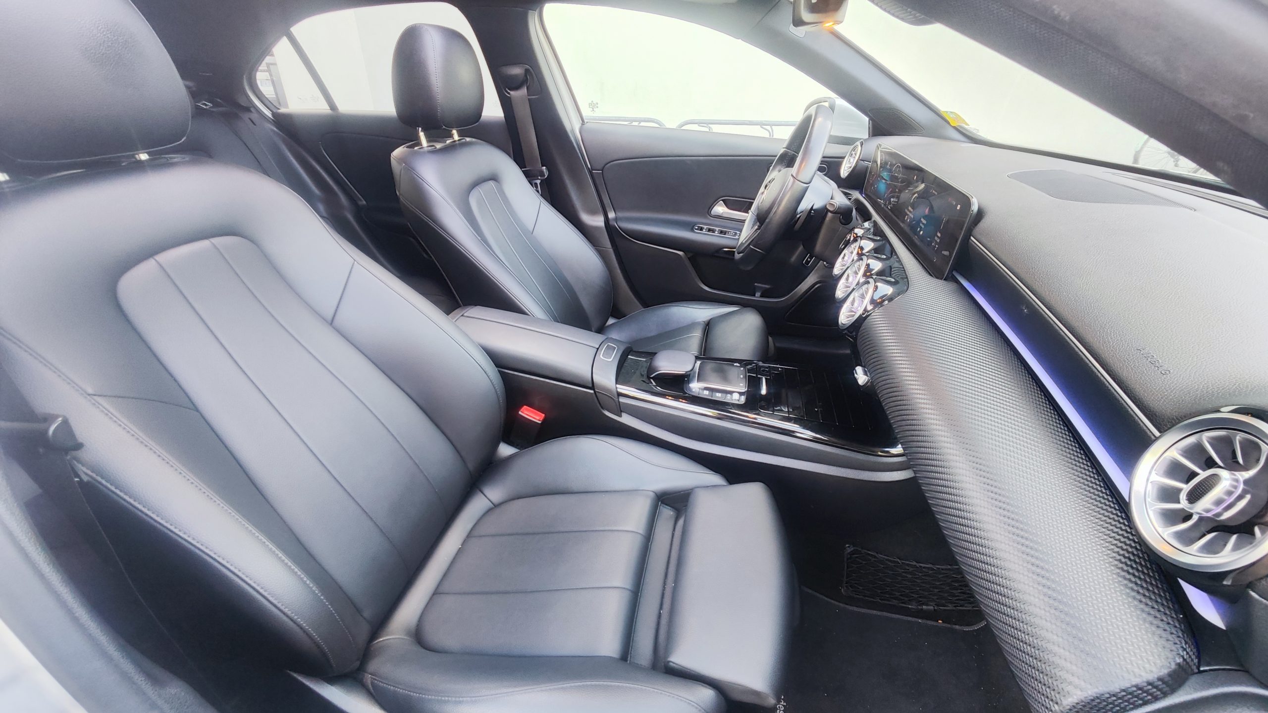 
								Mercedes Classe A LIMOUSINE 1.5 180 D 115 BUSINESS LINE 7G-DCT TOIT OUVRANT full									