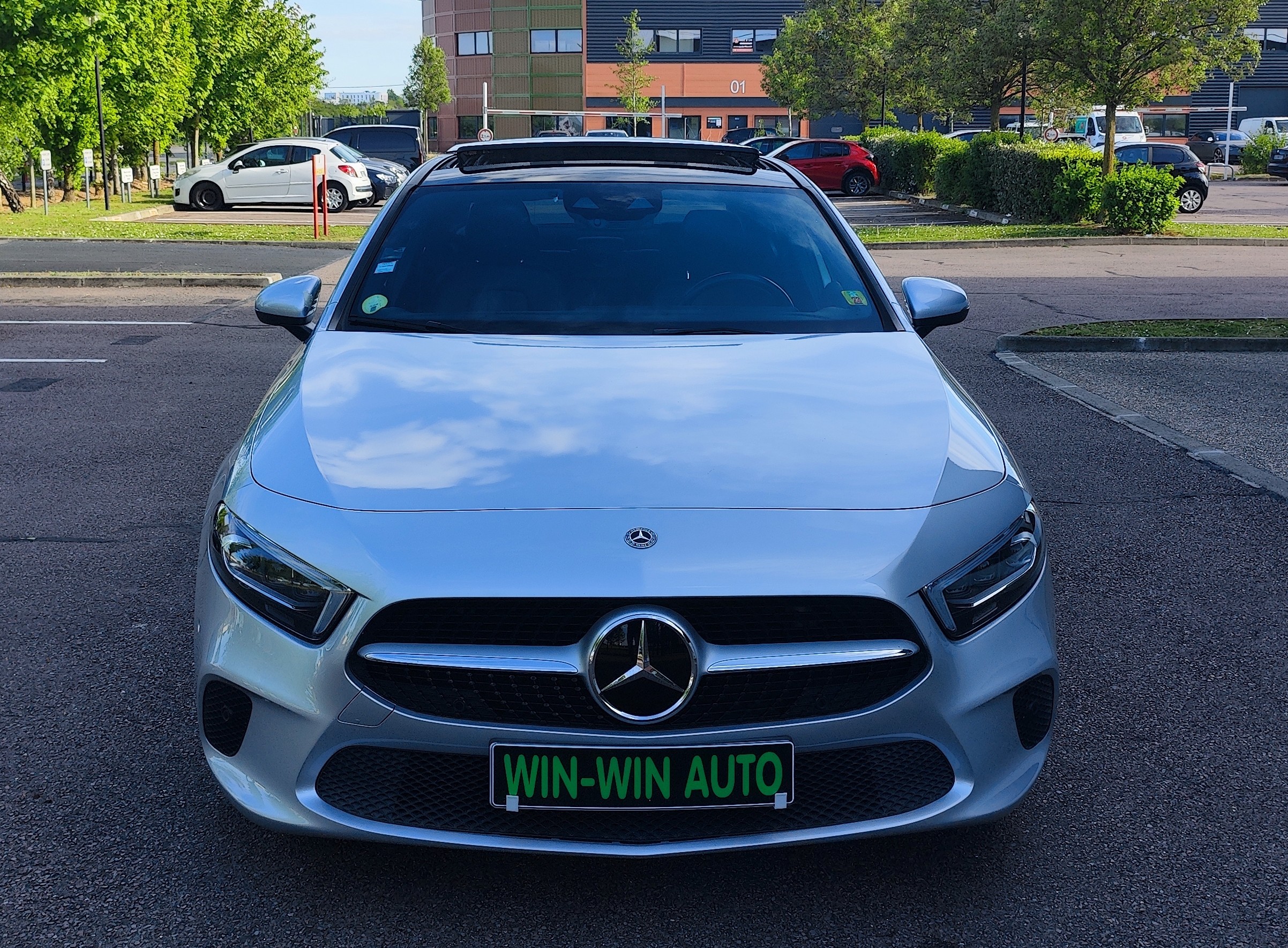 
								Mercedes Classe A LIMOUSINE 1.5 180 D 115 BUSINESS LINE 7G-DCT TOIT OUVRANT full									