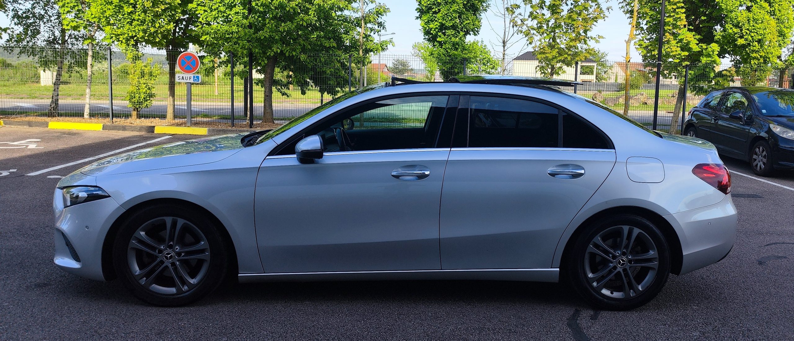 
								Mercedes Classe A LIMOUSINE 1.5 180 D 115 BUSINESS LINE 7G-DCT TOIT OUVRANT full									