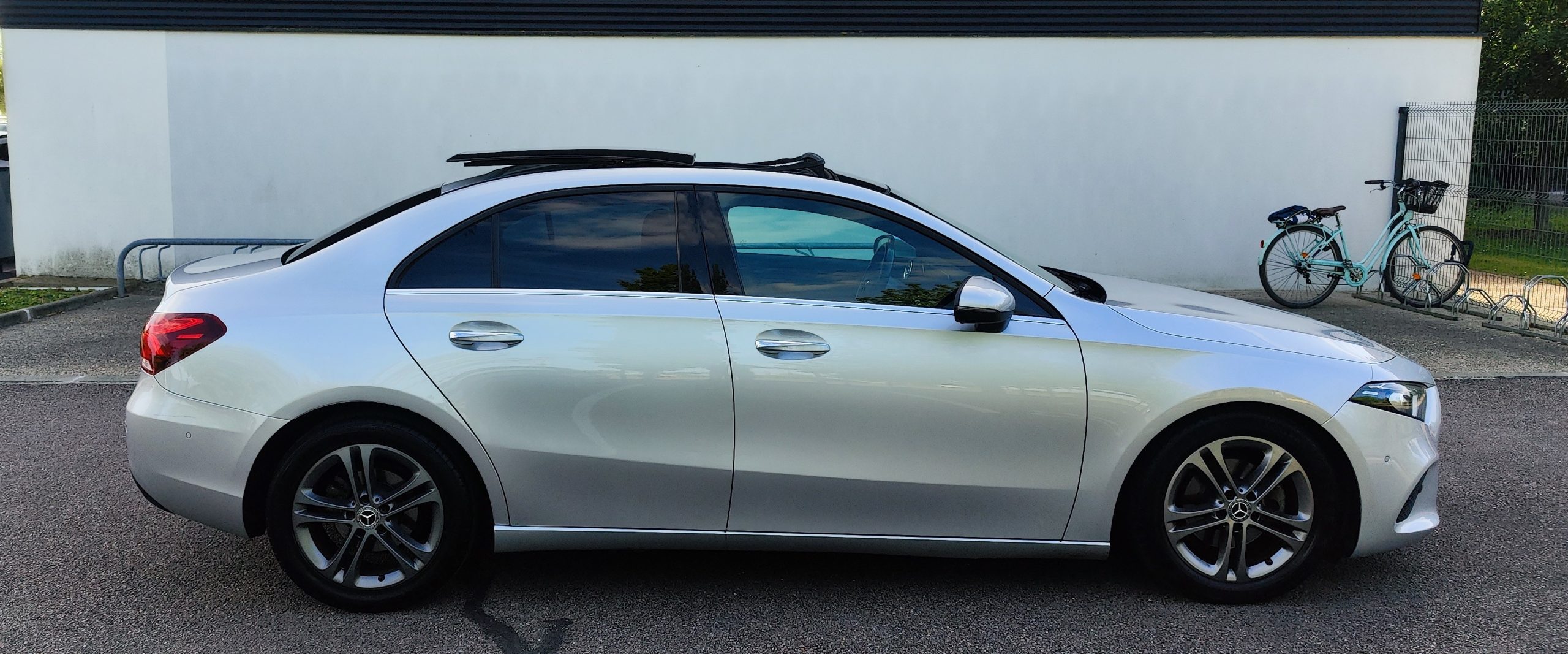 
								Mercedes Classe A LIMOUSINE 1.5 180 D 115 BUSINESS LINE 7G-DCT TOIT OUVRANT full									