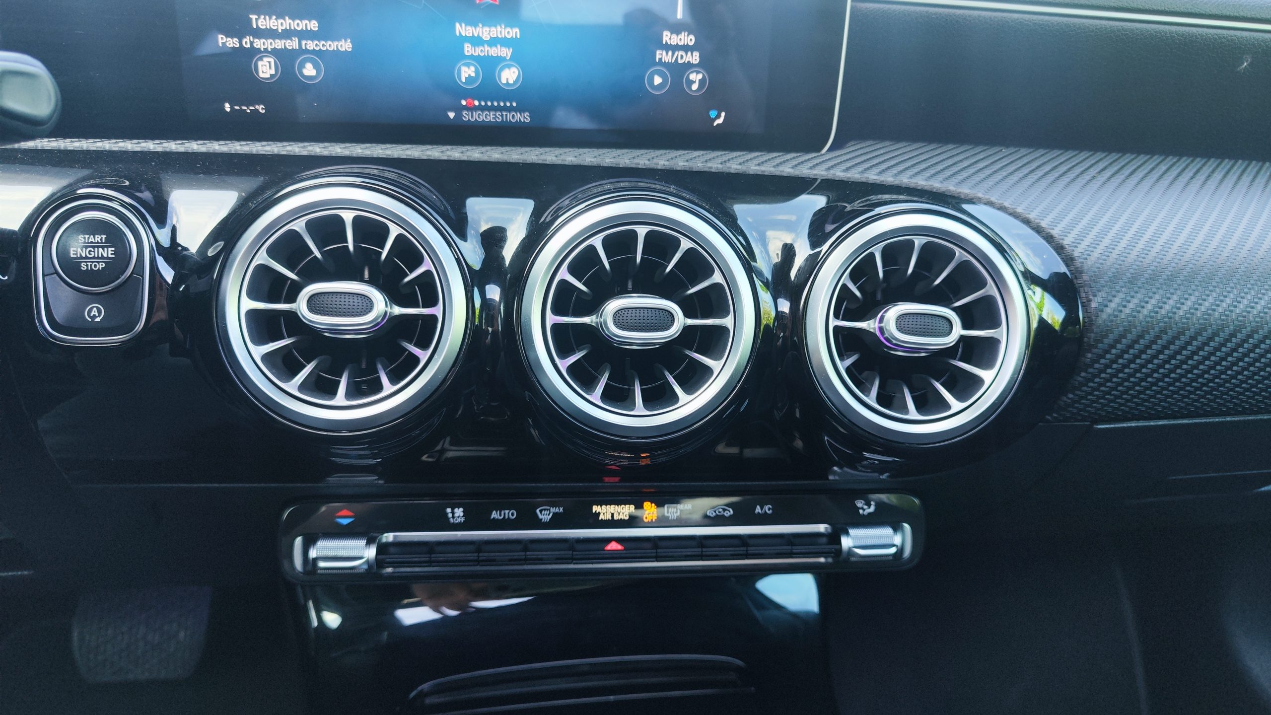 
								Mercedes Classe A LIMOUSINE 1.5 180 D 115 BUSINESS LINE 7G-DCT TOIT OUVRANT full									